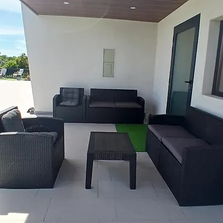 Andar Moradia T4 Na Casa Do Olival Vakantiehuis
